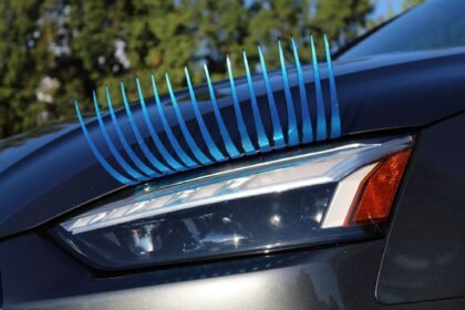 "Box of Rain" - Matte Sparkles Blue Mica - Car Eyelashes